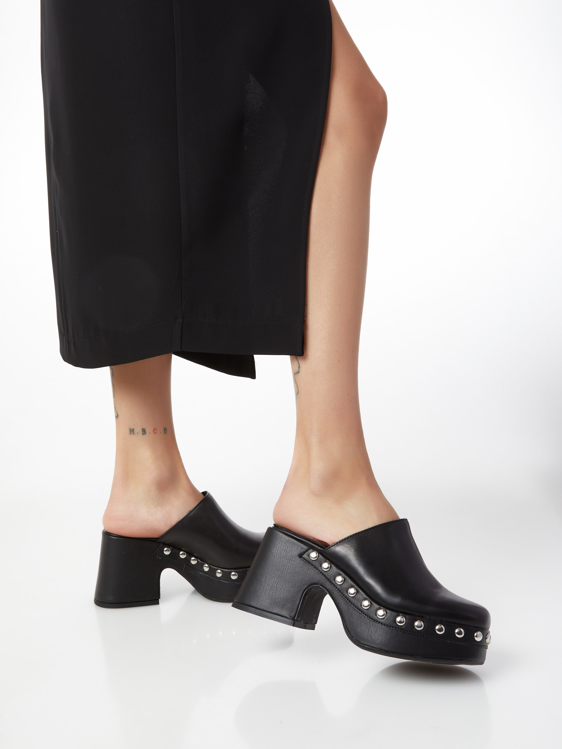 Leather Mules With Studs Vivienne