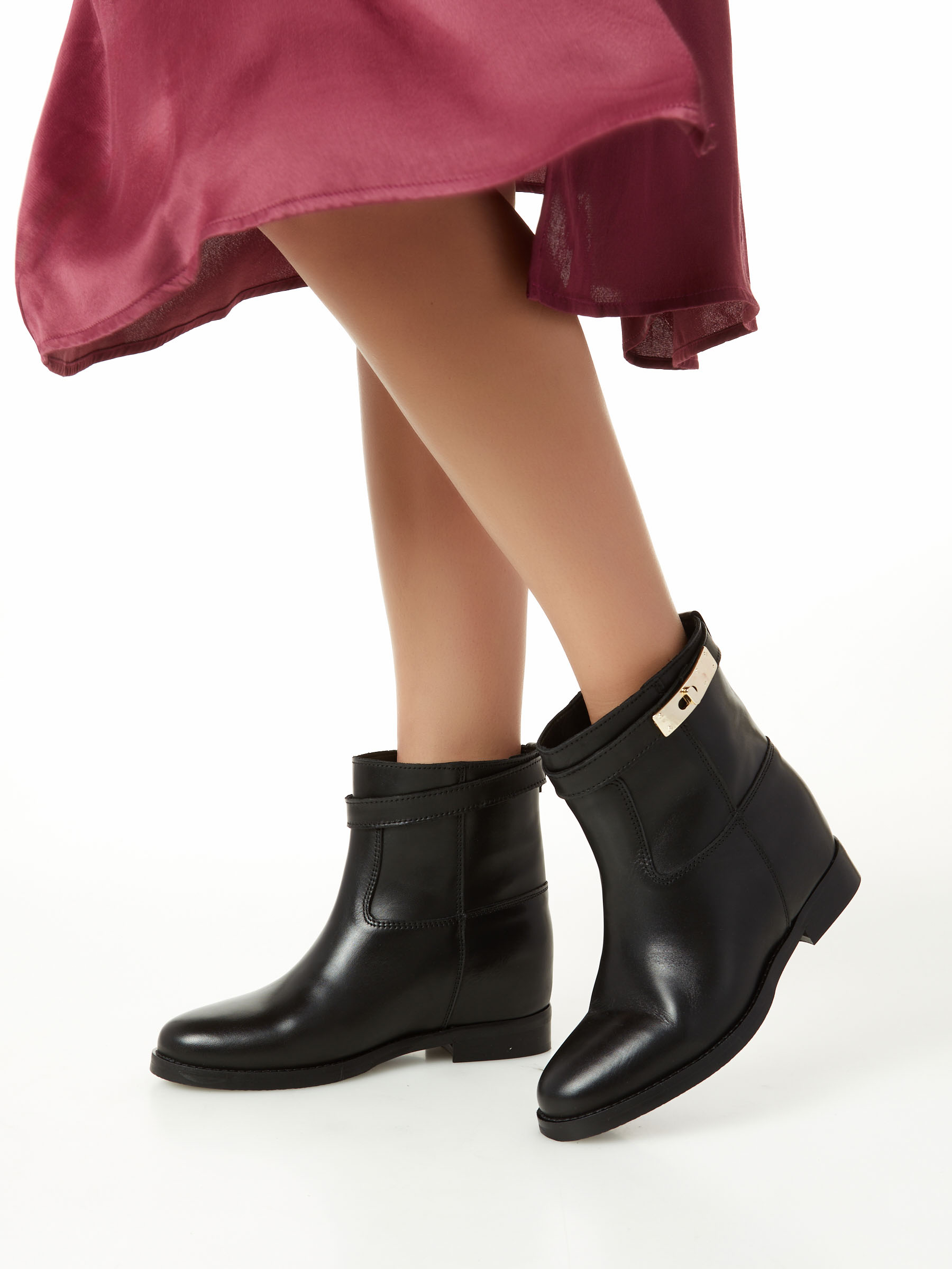 Leather Boot With Internal Wedge